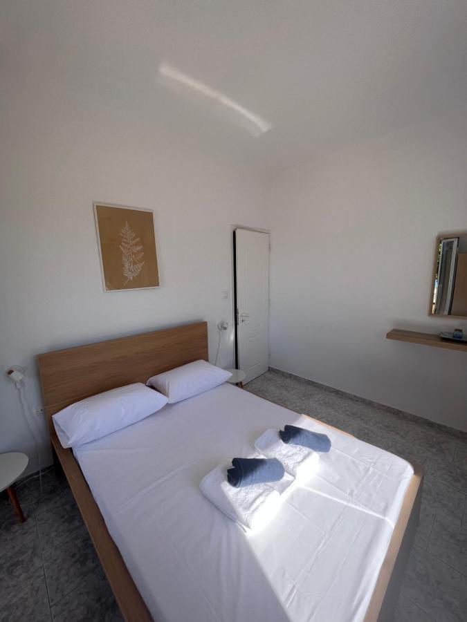 Pebble Apartments Marathias  Buitenkant foto